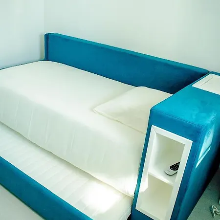 Apartment Lovely Triplex In Estoril