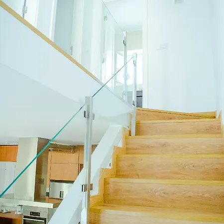 Lovely Triplex In * Estoril